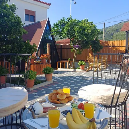 Adilaj Nyaraló Berat